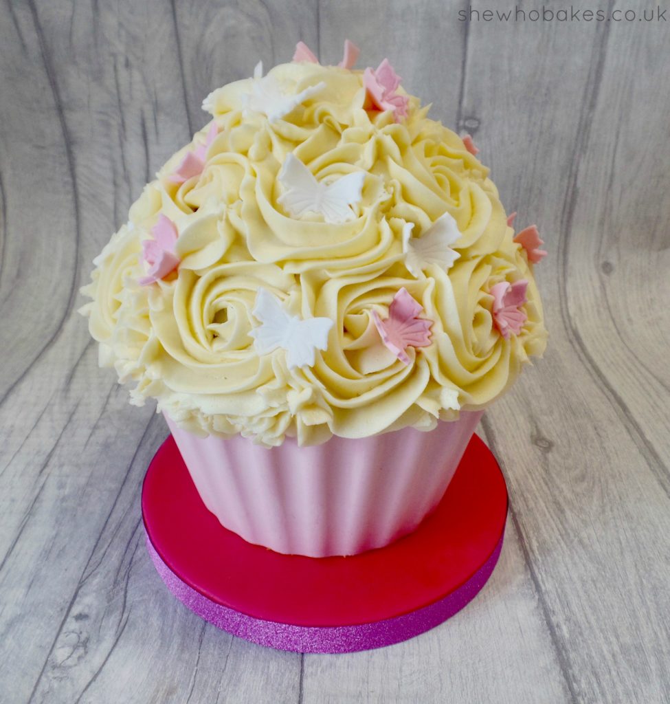 http://shewhobakes.co.uk/wp-content/uploads/Giant-Cupcake-975x1024.jpg